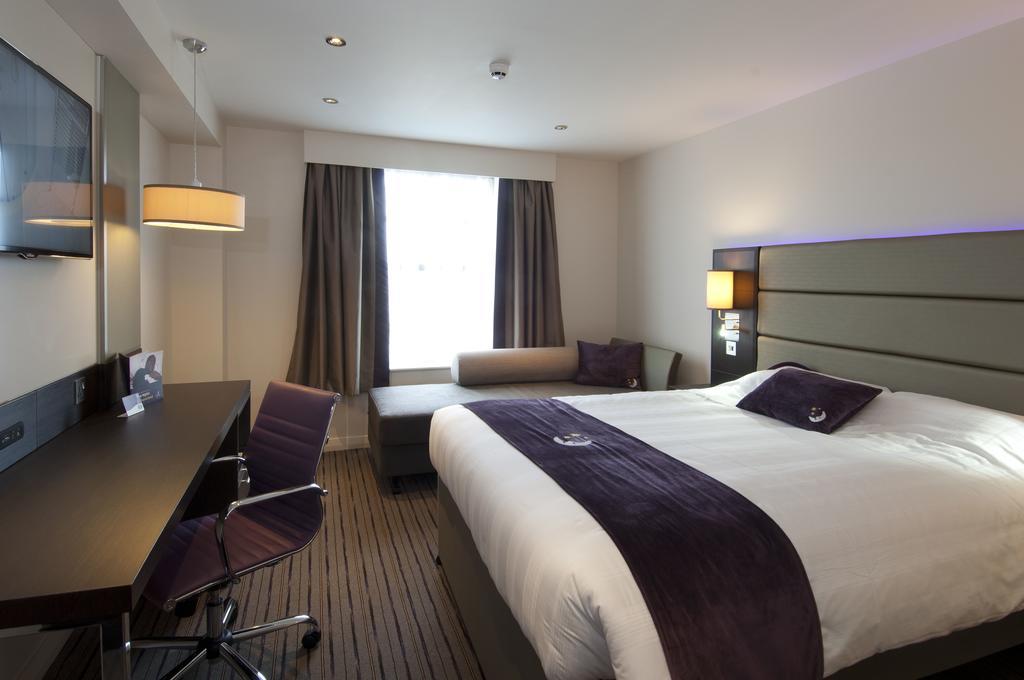 Premier Inn Southampton West Ower Номер фото