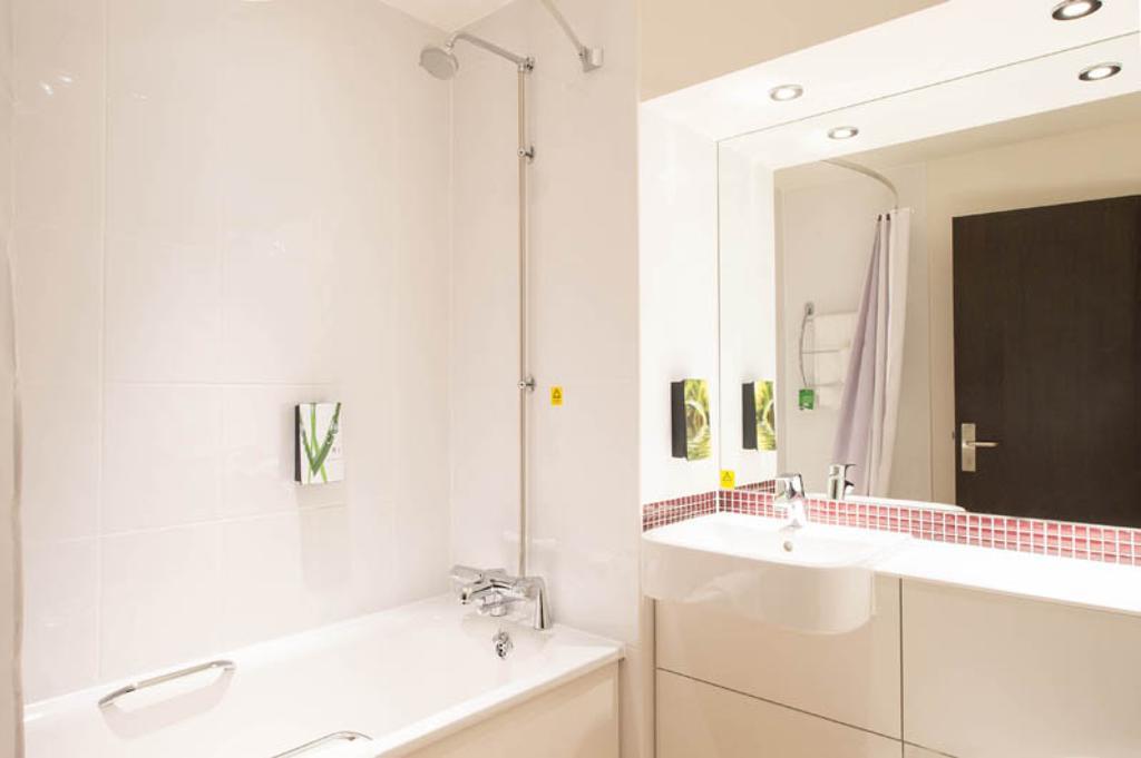 Premier Inn Southampton West Ower Экстерьер фото