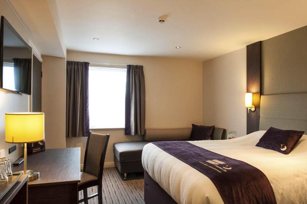 Premier Inn Southampton West Ower Экстерьер фото
